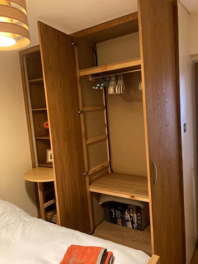 Double Bed Self Contained Annexe 14B Is To The Right Of The Main House Lejlighed Salisbury Eksteriør billede