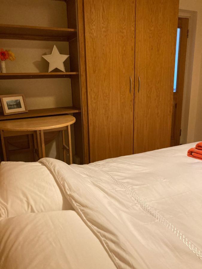 Double Bed Self Contained Annexe 14B Is To The Right Of The Main House Lejlighed Salisbury Eksteriør billede